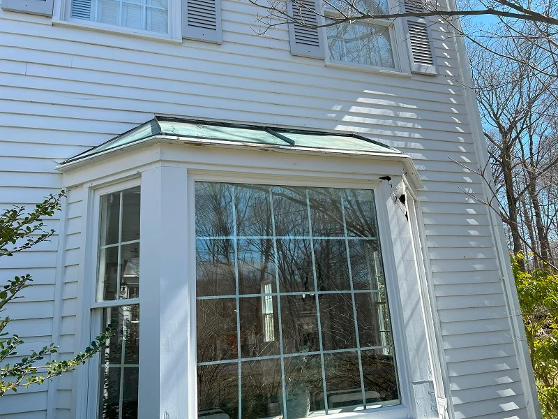 This bay window has wood rot